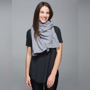 Lululemon Vinyasa Snap Scarf